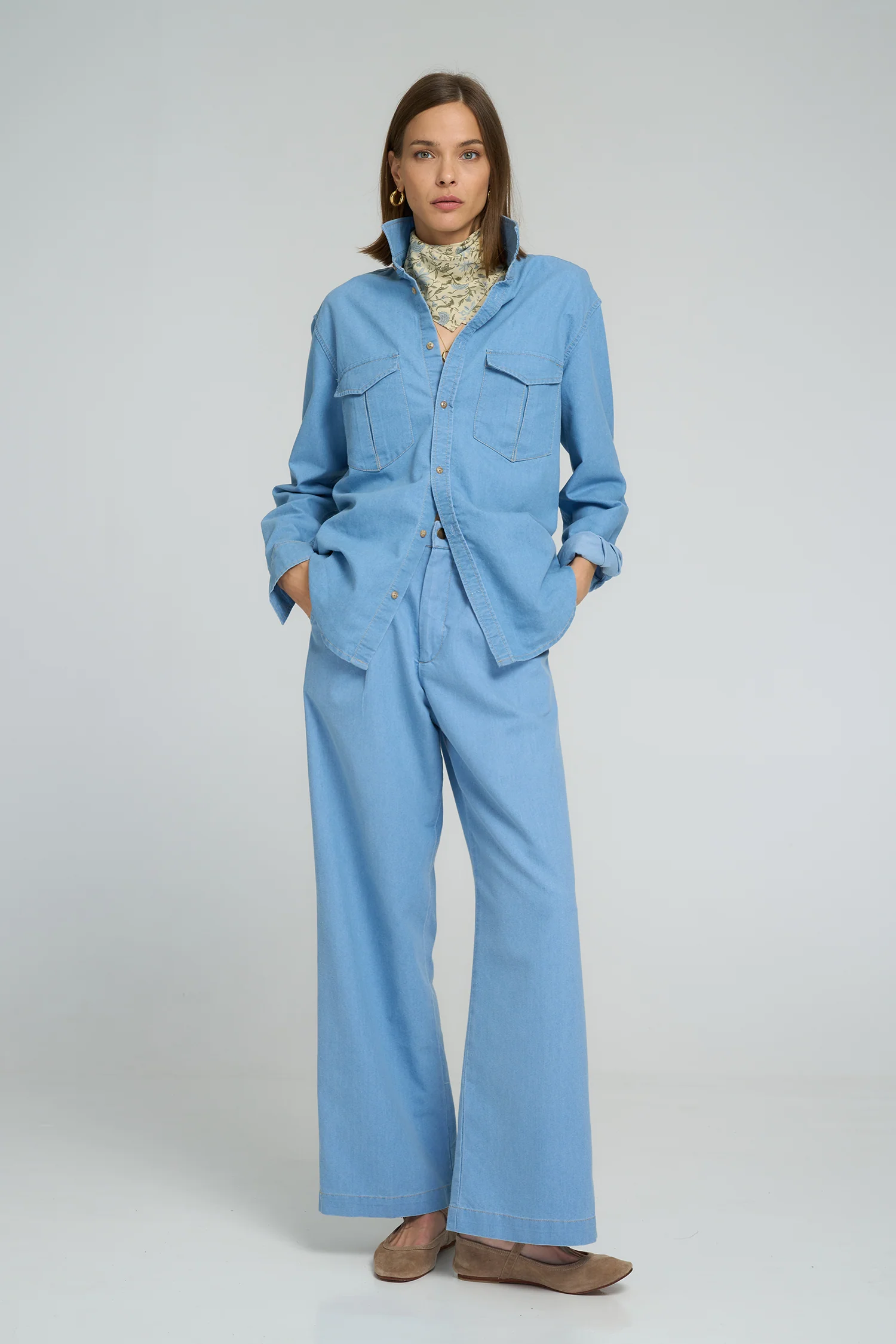Cedar Chambray Shirt - Light Blue - Image 5
